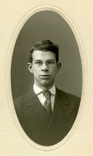 Photographic portrait of Sturgis Elleno Leavitt, Bowdoin College 1908.  By G. B. Webber, 1908. Item 4274, from the George J. Mitchell Department of Special Collections & Archives, Bowdoin College Library, Brunswick, Maine. 